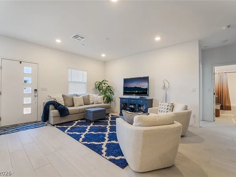 292 Whitney Crest St — Photo 8