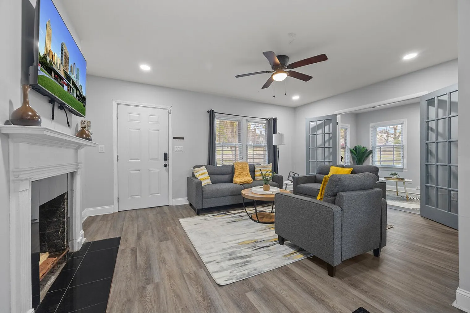 3 bed, 2.0 bath, $4,634 — Photo 3