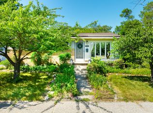 884 W Summit Ave, Muskegon, MI 49441