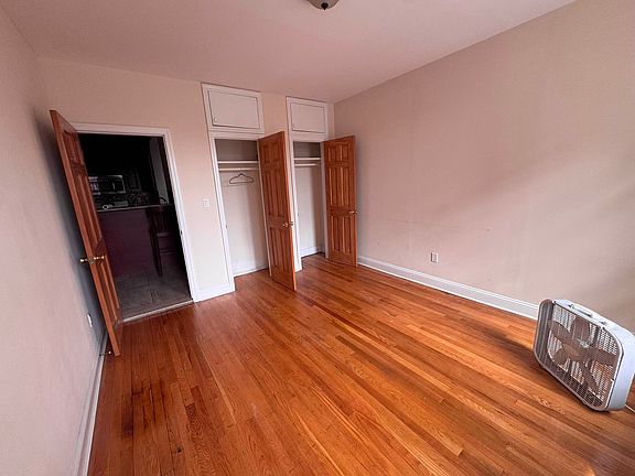 5th image of 1927 Ditmars Blvd