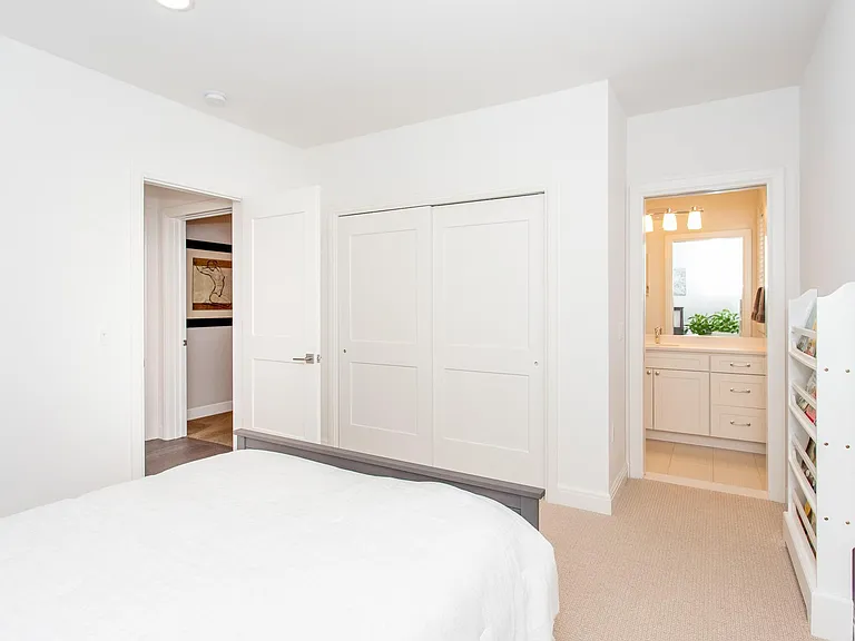 25925 York Rd — Photo 69