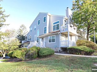 14 Mallard Ct #105, Englewood, NJ 07631