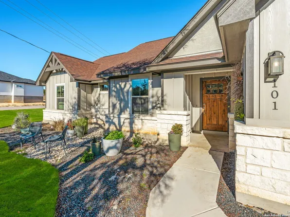 101 E Eli Chandler, Blanco, TX 78606