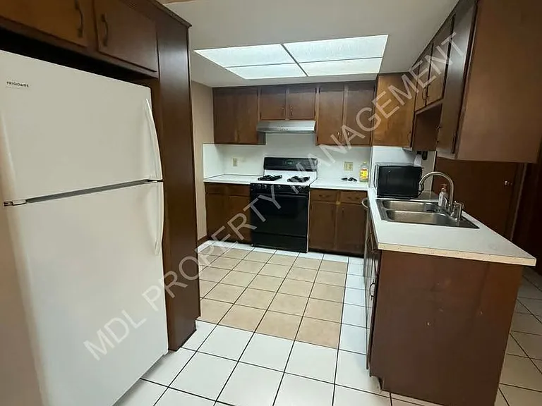 4343 W Michigan Ave — Photo 3