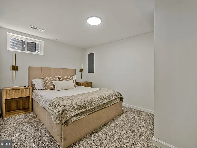 3704 Hamilton St — Photo 34