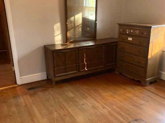 5th image of 208 Rhame St