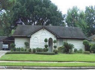 5910 Greenmont Dr, Houston, TX 77092