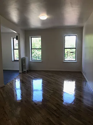 Rented by PMG Real Estate  | media 17