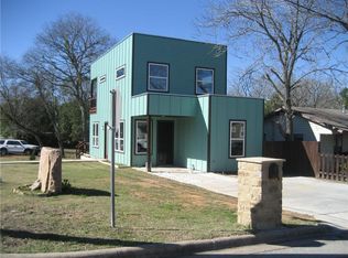 819 Chihuahua St, Lockhart, TX 78644