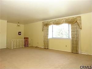 4th image of 21 Barry Ct