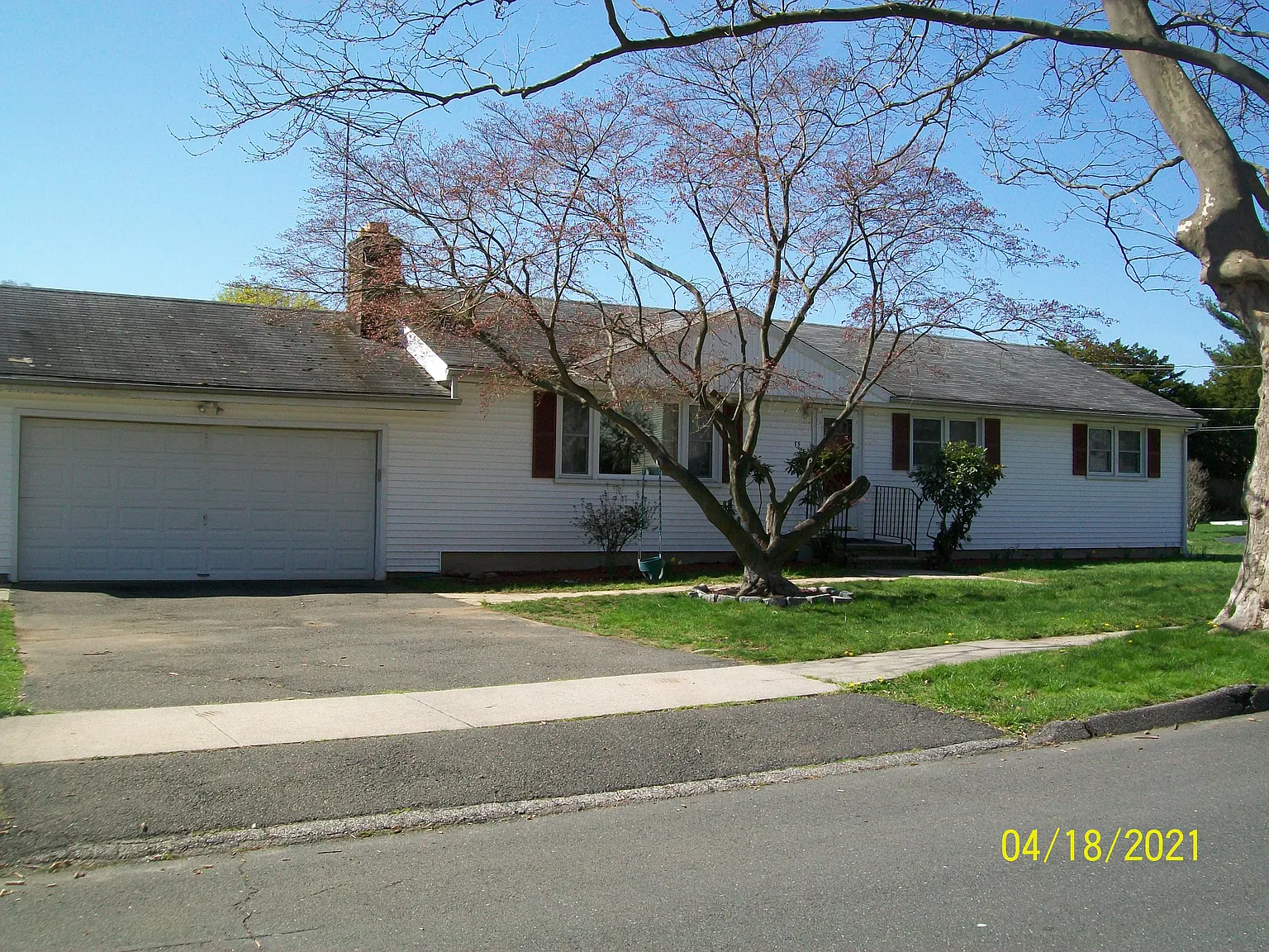 3 bed, 1.5 bath, 1500 sqft, $3,000 — Photo 1