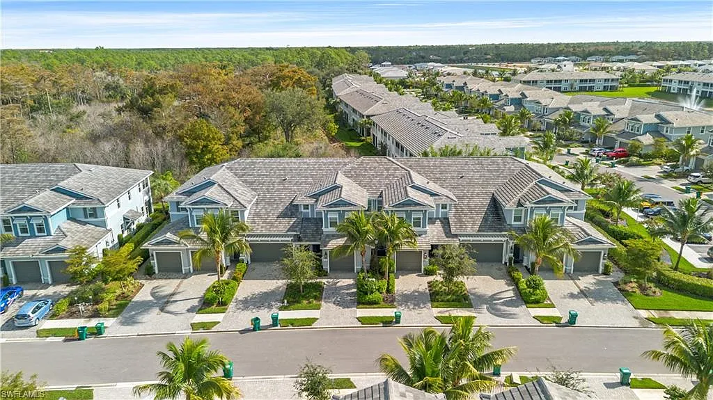 Building Photo - 2560 Seychelles Dr #1003