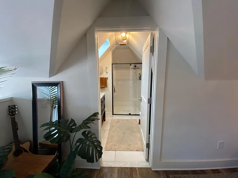 827 E Brady St #3 — Photo 11