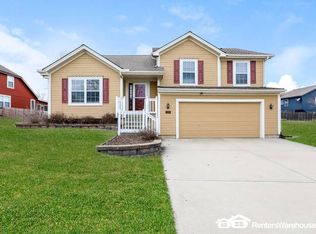 526 Bradford Ct, Raymore, MO 64083
