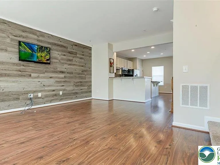 10 White Rose Ln — Photo 14