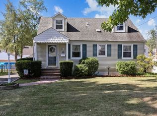 526 Maplewood Ave, Roselle Park, NJ 07204