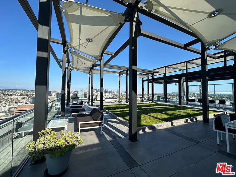 3810 Wilshire Blvd #1801 — Photo 22