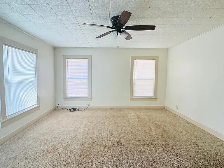 1510 E Harris Ave — Photo 26