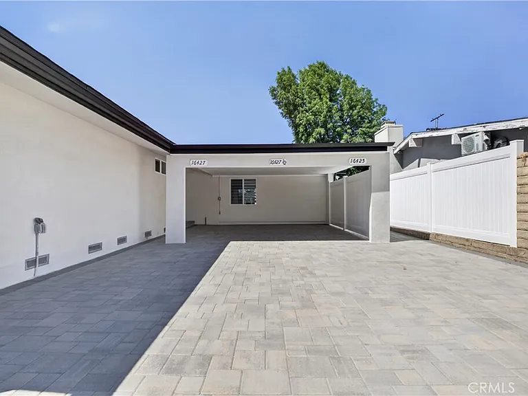 16425 Clymer St — Photo 5