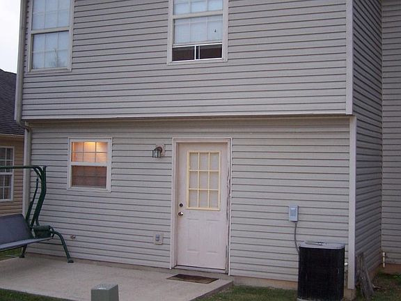 3rd image of 403 Parkside Dr