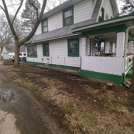 2nd image of 63 Redwood Ave