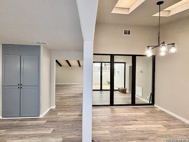 5202 Metcalf — Photo 11
