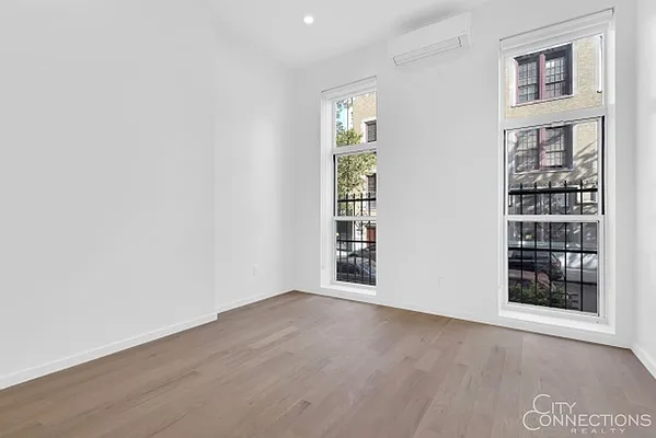 Rented by City Connections Realty | media 26