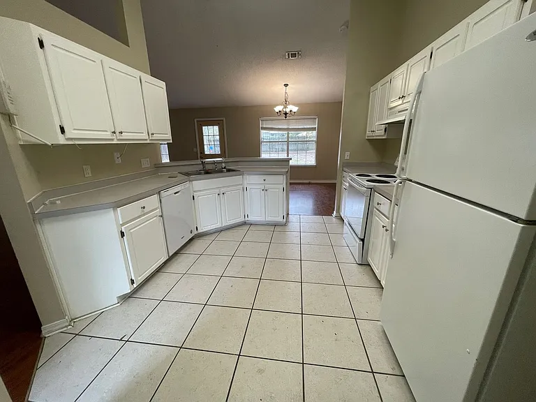 7350 Copter Ln — Photo 17