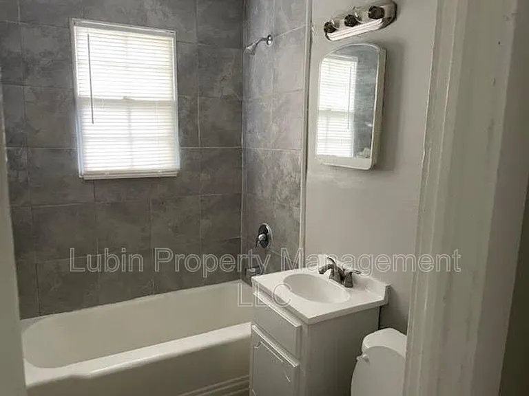 781 David St — Photo 6