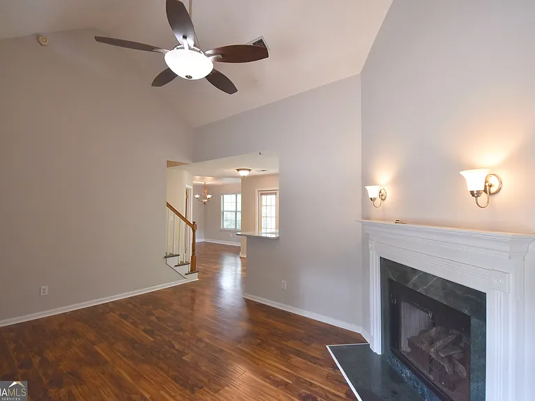 115 S Fairfield Dr — Photo 3