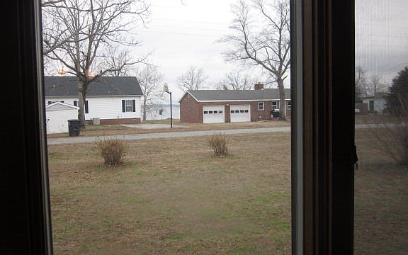4th image of 172 Dillin Dr