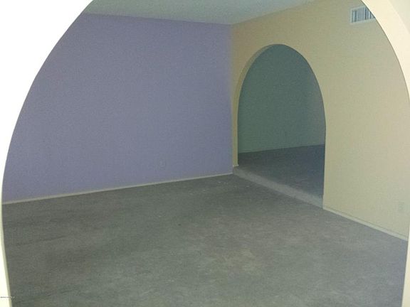 3rd image of 860 N Stoner Ave