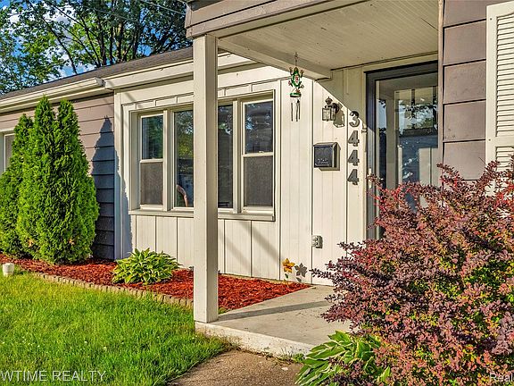4th image of 3444 Maple St