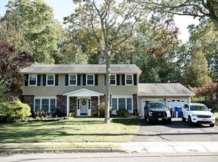 10 Redwood Dr, Toms River, NJ 08753
