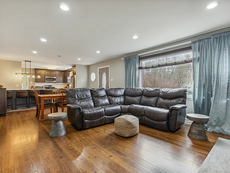 4012 Bridgeboro Rd — Photo 7