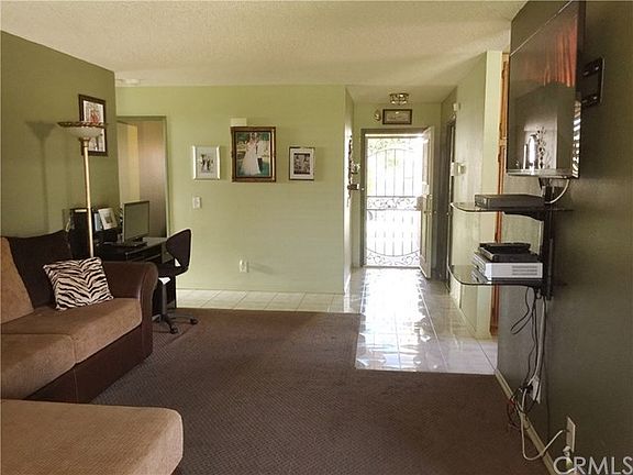 5th image of 9739 Ironwood Ave