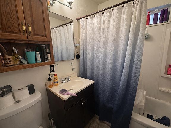 5th image of 1039 SW I St