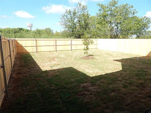 5th image of 124 Creekside Villa Dr