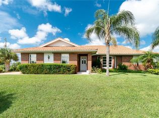 2 Bunker Cir, Rotonda West, FL 33947