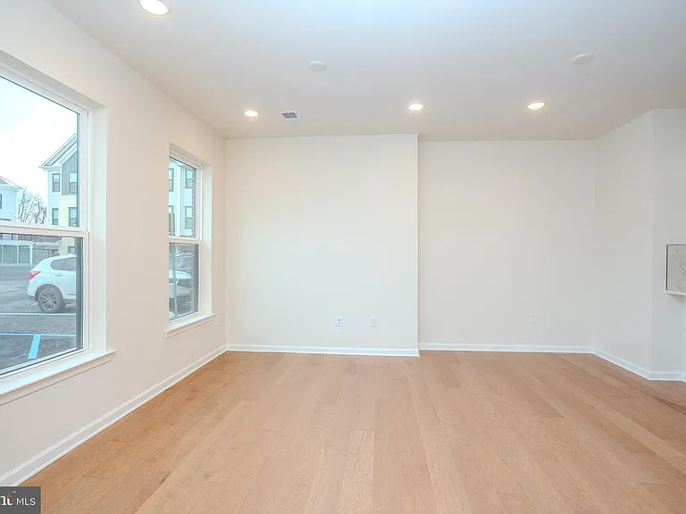 507 Reading Ct — Photo 7