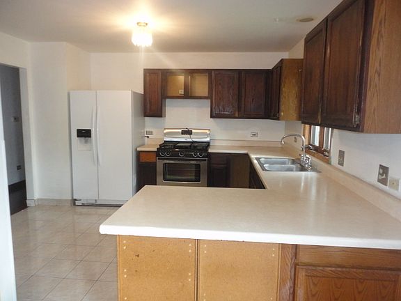 5th image of 2703 Carmel Blvd