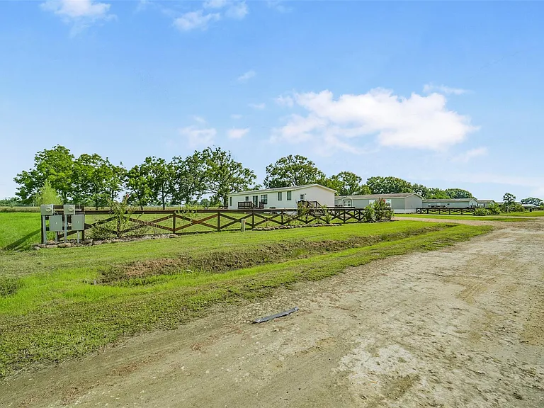 1566 County Road 610 #E — Photo 44