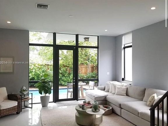 4th image of 3241 Percival Ave #3241