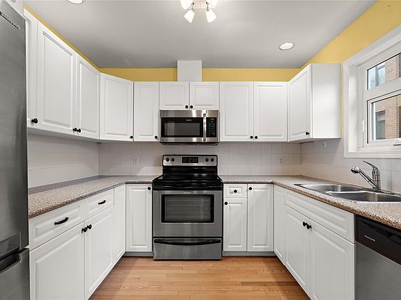 4th image of 108 Dallas Rd #4