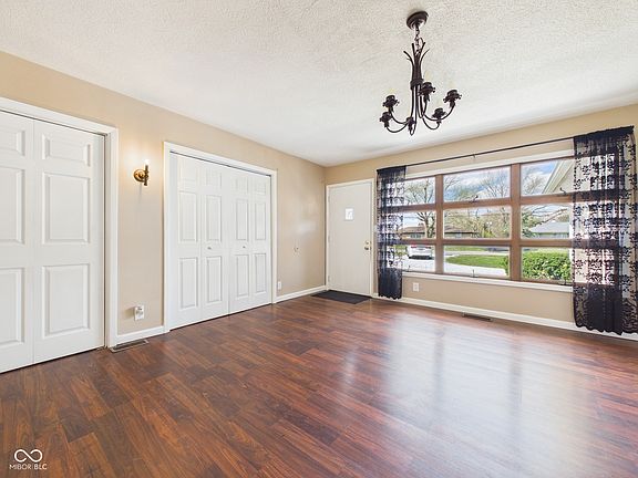 4th image of 1925 Lindberg Rd