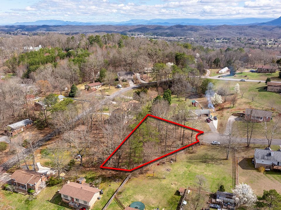 1st image of Hemlock Ct