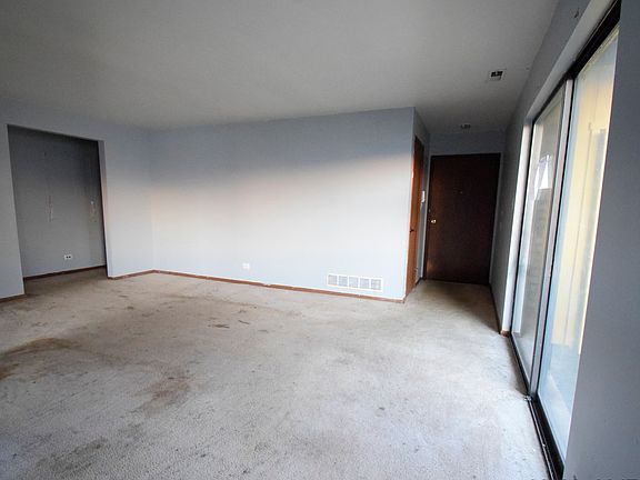 5th image of 1253 Cunningham Dr APT 2W