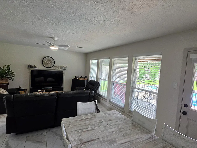 23510 Stratsborough Dr — Photo 32