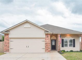 101 Parkstone Dr, Victoria, TX 77904