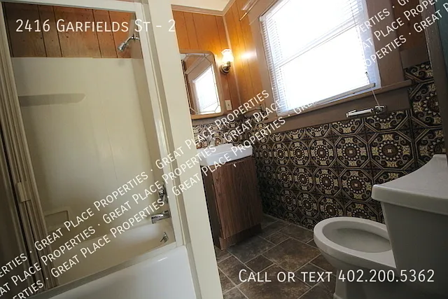 2416 Garfield St #2 — Photo 11